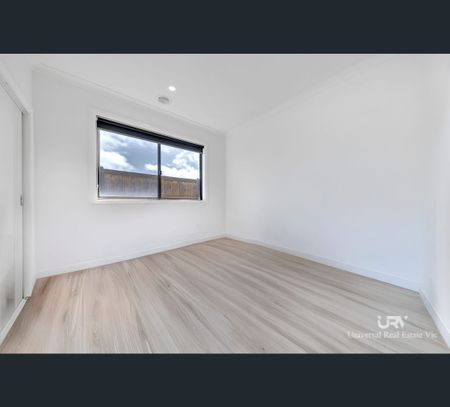 45 Rochford Drive, Donnybrook, Vic 3064 - Photo 2