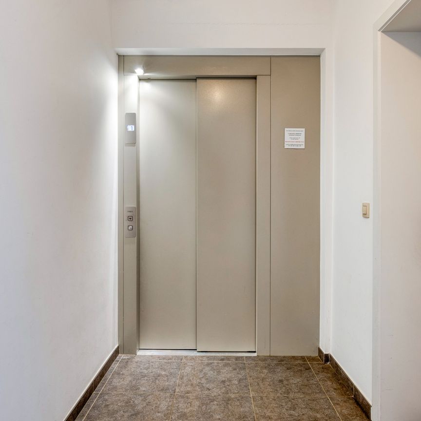 Prachtig gelijkvloers appartement met ruime tuin - Photo 1