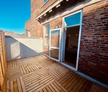 Newly Decorated City Centre Flat with Roof Terrace - Bills Included - Photo 4