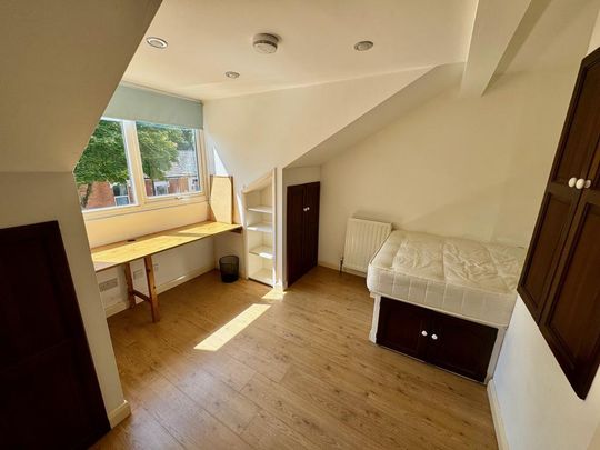 5 bedroom house to rent - Photo 1