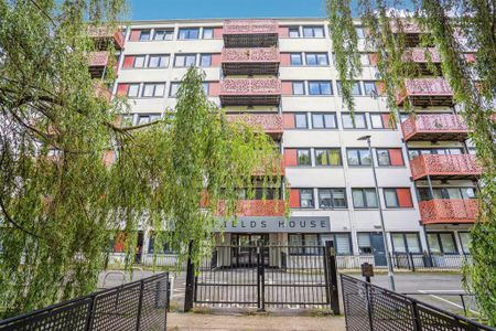 2 bedroom flat to rent - Photo 2