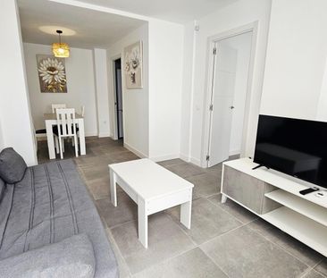 Apartamento planta baja en alquiler en Malaga - Photo 2