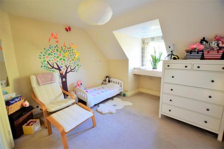 4 bedroom detached house to rent - Photo 5