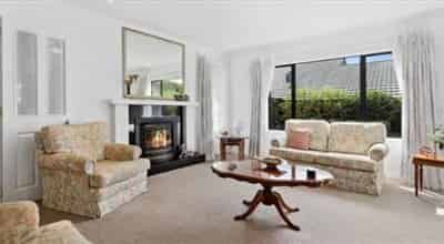 Family Home - Photo 4