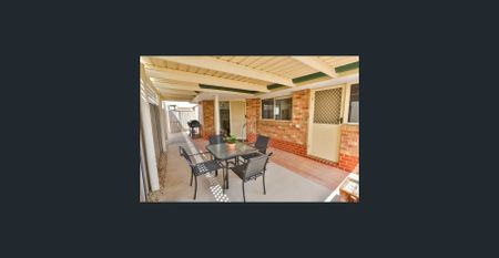 Immaculate Town house - Photo 5