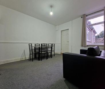 3 bedroom terraced house to rent - Photo 3