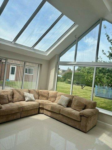 5 bedroom bungalow to rent - Photo 4