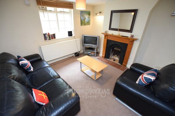 4 bedroom terraced house to rent - Photo 1