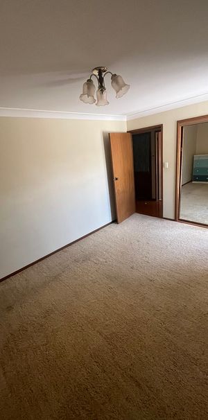 5-bedroom shared house, Ross St - Photo 1