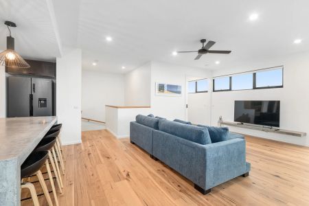 Unit 2/16 Chunar Grove, McCrae. - Photo 3