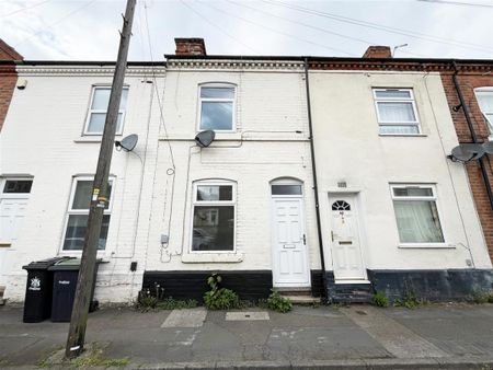 3 bedroom Terraced House to rent - Photo 4