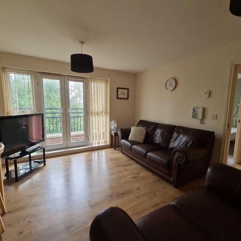 2 bedroom flat to rent - Photo 1