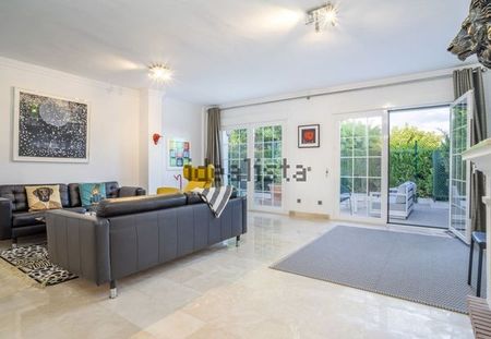 Alquiler de chalet adosado en Plaza Santa Ana, 3 - Photo 4