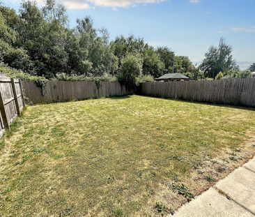 4 bedroom detached house to rent - Photo 4