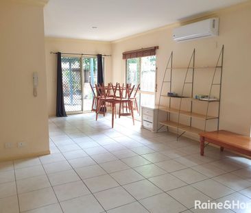 3 Bedroom Townhouse with air conditioning and pool in complex - Photo 3