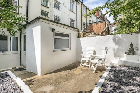 1 bedroom apartment to rent - Photo 4