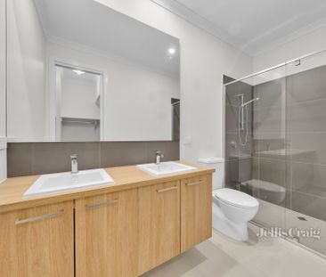 2/18 Albert Street, Mount Waverley - Photo 1