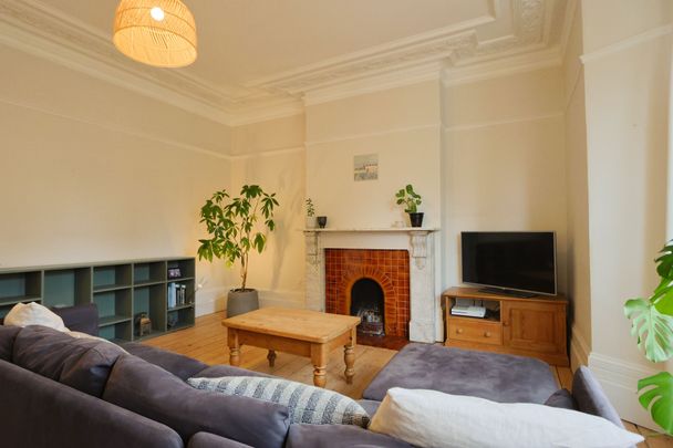 2 Bedroom Home – Professional Let - Photo 1