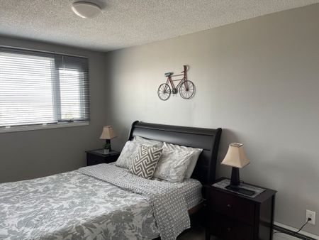 Unit 904, 4902 - 37 Street, Red Deer AB - Photo 3