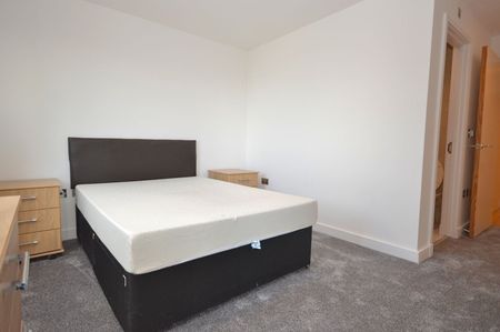 2 Bed Flat, Westgate Apartments, E16 - Photo 5