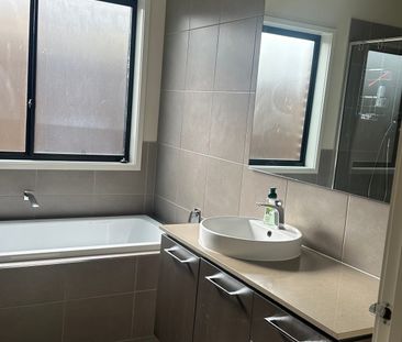 Clyde North - Photo 2