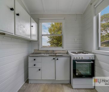 IDEALLY LOCATED!! - Photo 5