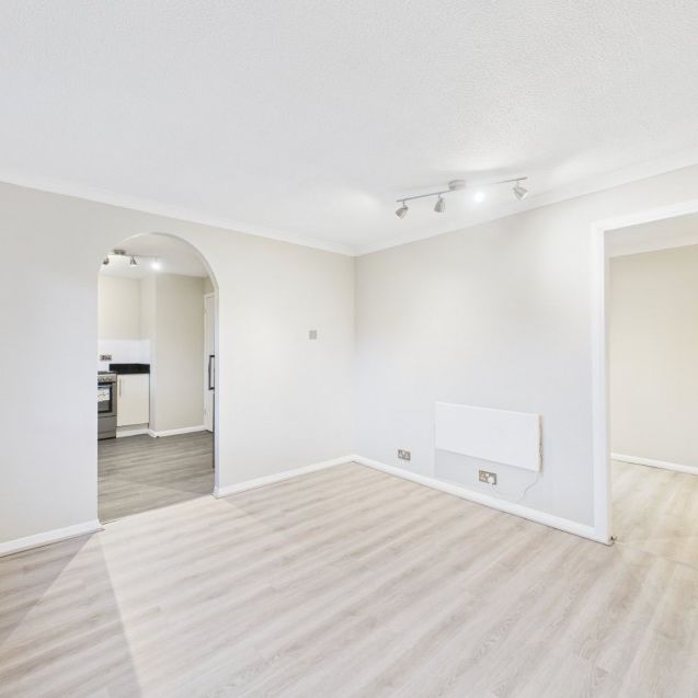 Knaves Hollow, Wooburn Moor, High Wycombe,HP10 - Photo 1