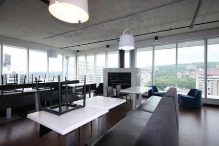 Condo meublé au cœur de Ville-Marie – vue, balcon et services premium - Photo 3