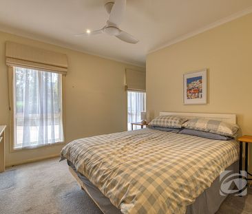 NARRE WARREN NORTH LIVING - Photo 4