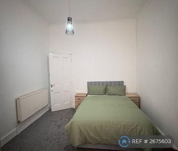 1 bedroom in a flat share to rent - Photo 1