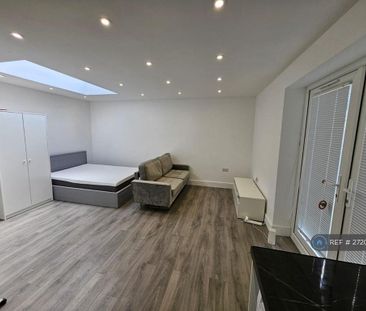 Studio to rent - Photo 5