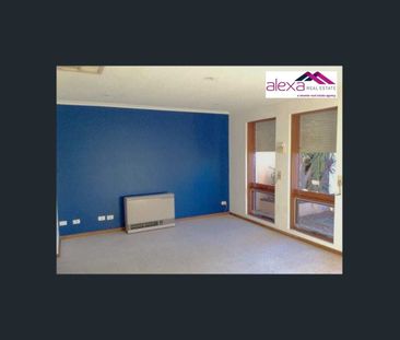 Charming 3-Bedroom Home in City-Fringe Renown Park - Photo 6