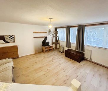 Pelican Estate, London, SE15 5AS - Photo 2