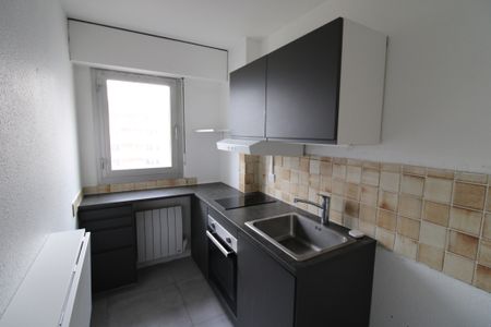 Location Appartement 2 pièces 45m² HYERES 83400 - Photo 4