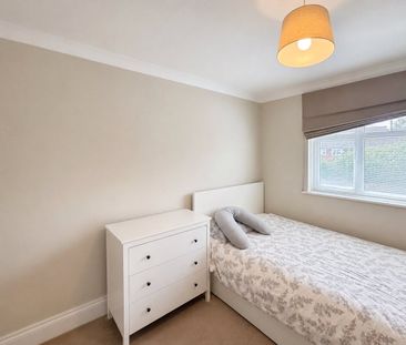 Vale Road, Camberley, Surrey, GU15 - Photo 2