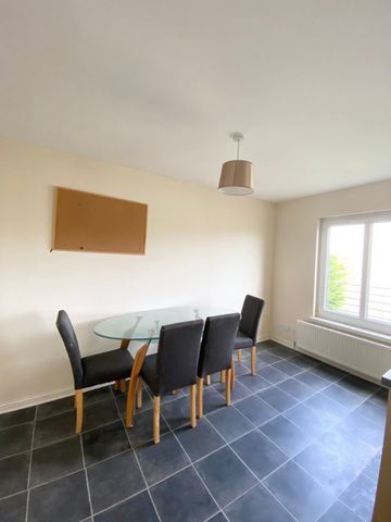 4 bedroom semi-detached garage/parking space to rent - Photo 2