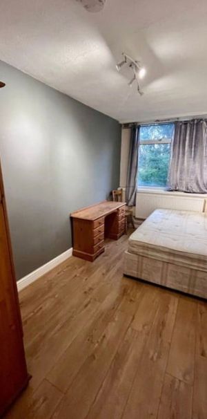 Room in a Shared Flat, Llandovery House, E14 - Photo 1