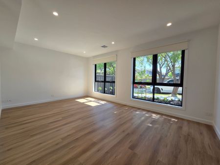 Brand New Stylish Large Townhouse - Photo 3