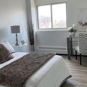 Wentworth Plaza - Photo 2