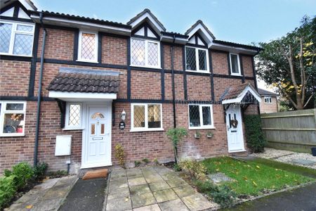3 bedroom House in Statham Court, Bracknell - Photo 4