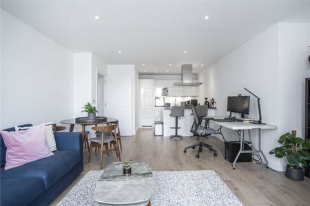Forrester Way, London, E15 1GJ - Photo 2