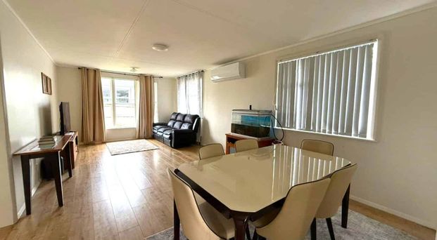 PAPAKURA, 4 BEDROOMS - Photo 1