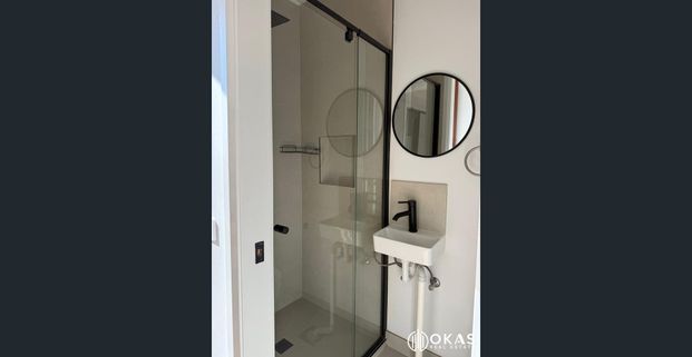 Beautiful Double Storey Townhome For Lease in Truganina - Photo 1