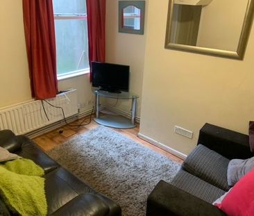 32 Palestine Street, Belfast BT7 1QJ - Photo 2