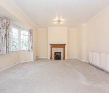 2 Bed Maisonette, Lock Chase, SE3 - Photo 2