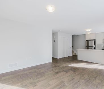 For Lease - 911 Creekway Private, Kanata, Ontario - Photo 1