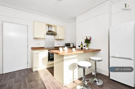 1 bedroom in a house share to rent - Photo 5