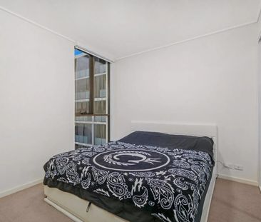 Unique One Bedroom Apartment + Study with District Views - Photo 2