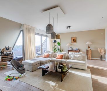 Ruim en stijlvol duplex appartement met zonovergoten terrassen - Photo 1