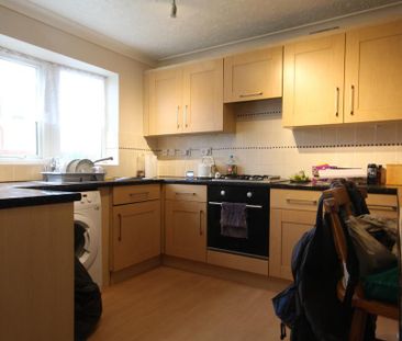 1 bedroom in a house share to rent - Photo 3